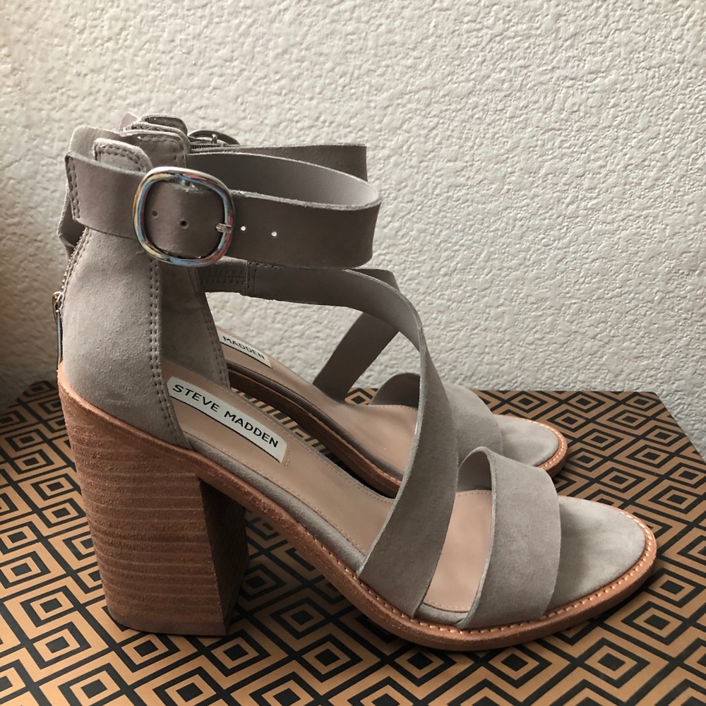 Steve Madden gray heels
